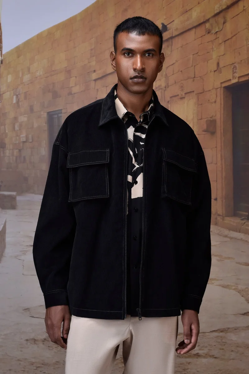 جينات ليكوانت هيمانت قميص كلاسيكي مخملي أسود